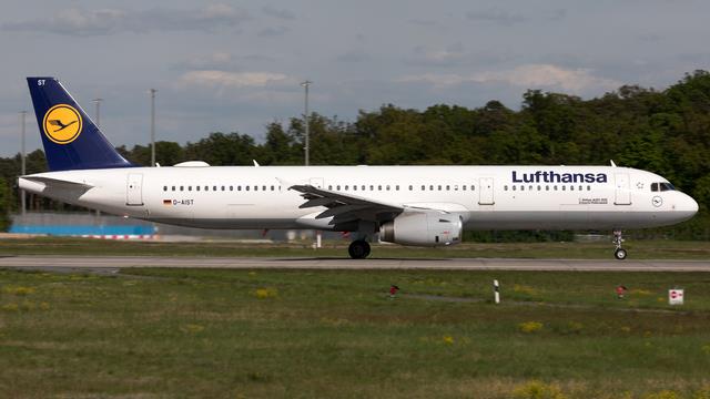 D-AIST:Airbus A321:Lufthansa